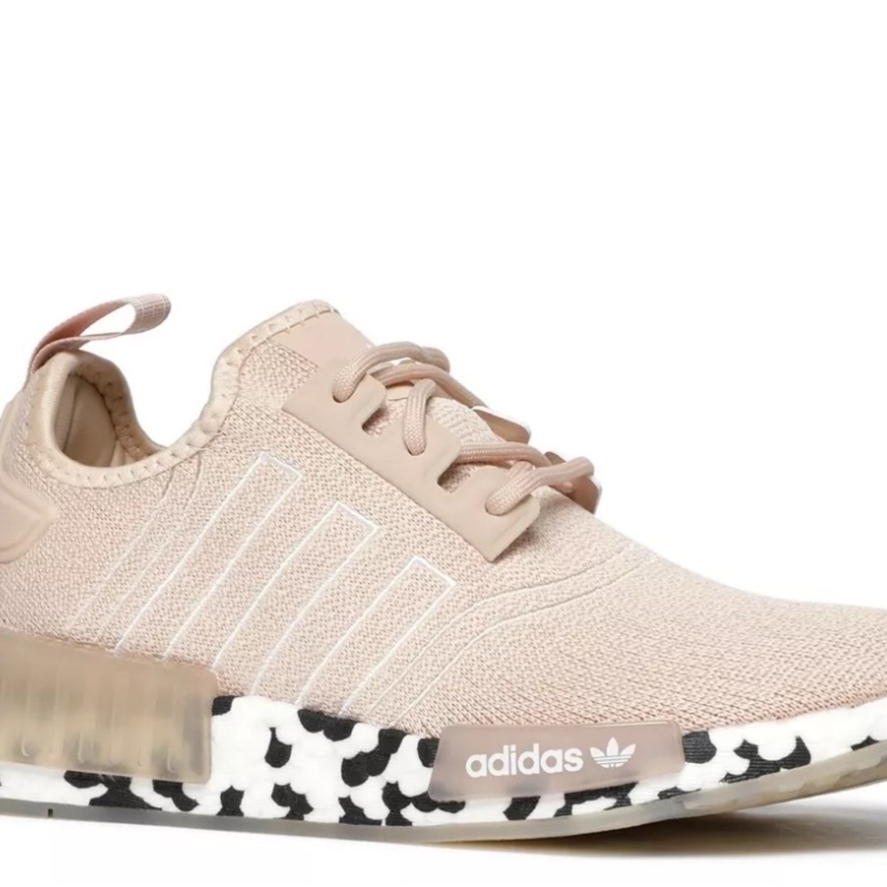 Adidas NMD_R1 sneakers halo blush/cloud white/core black beige Size 5